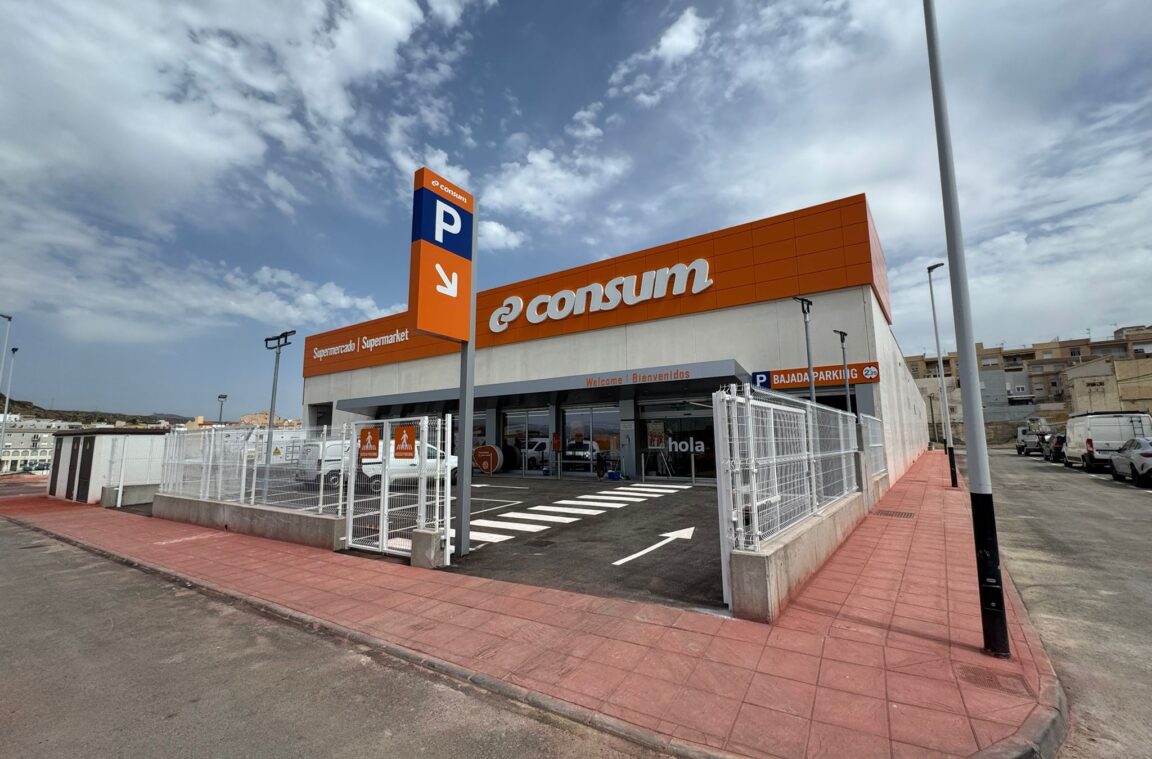 Horarios especiales de supermercados Consum y Charter para el 15 de ...